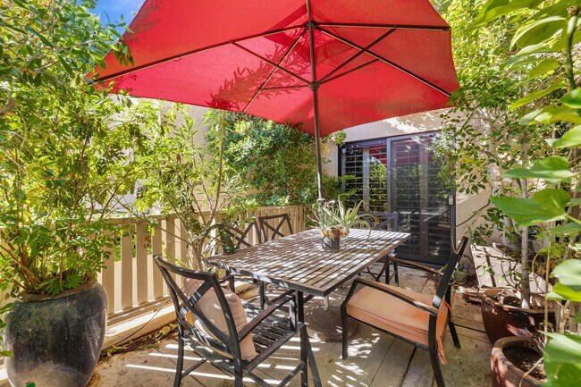 Building Photo - 17 Mission Ct