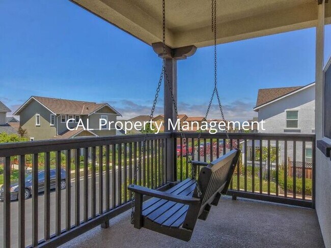 Building Photo - Beautiful 4 bedroom house in East Garrison!