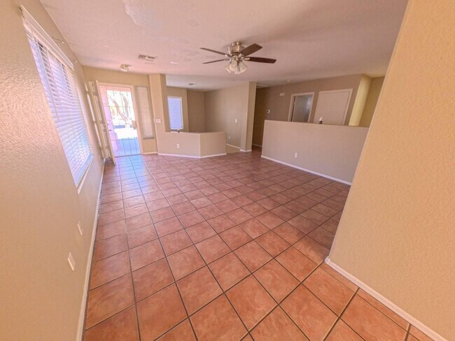 Building Photo - 3913 N 105th Dr