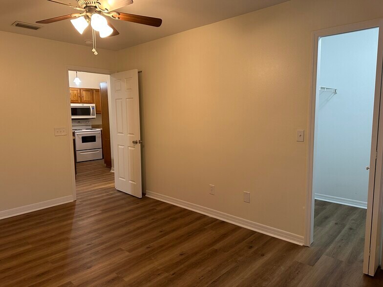 Building Photo - 6019 Scotchwood Gln