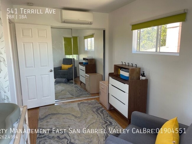 Building Photo - 541 Terrill Ave