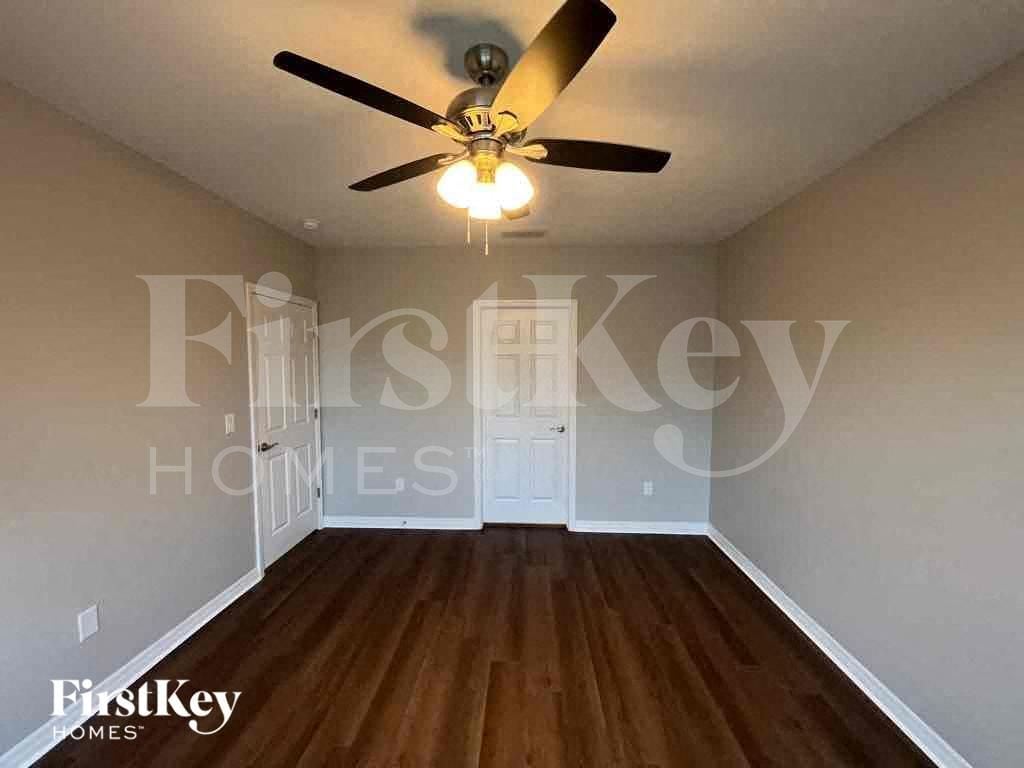 Building Photo - 2820 NW 21st Ave