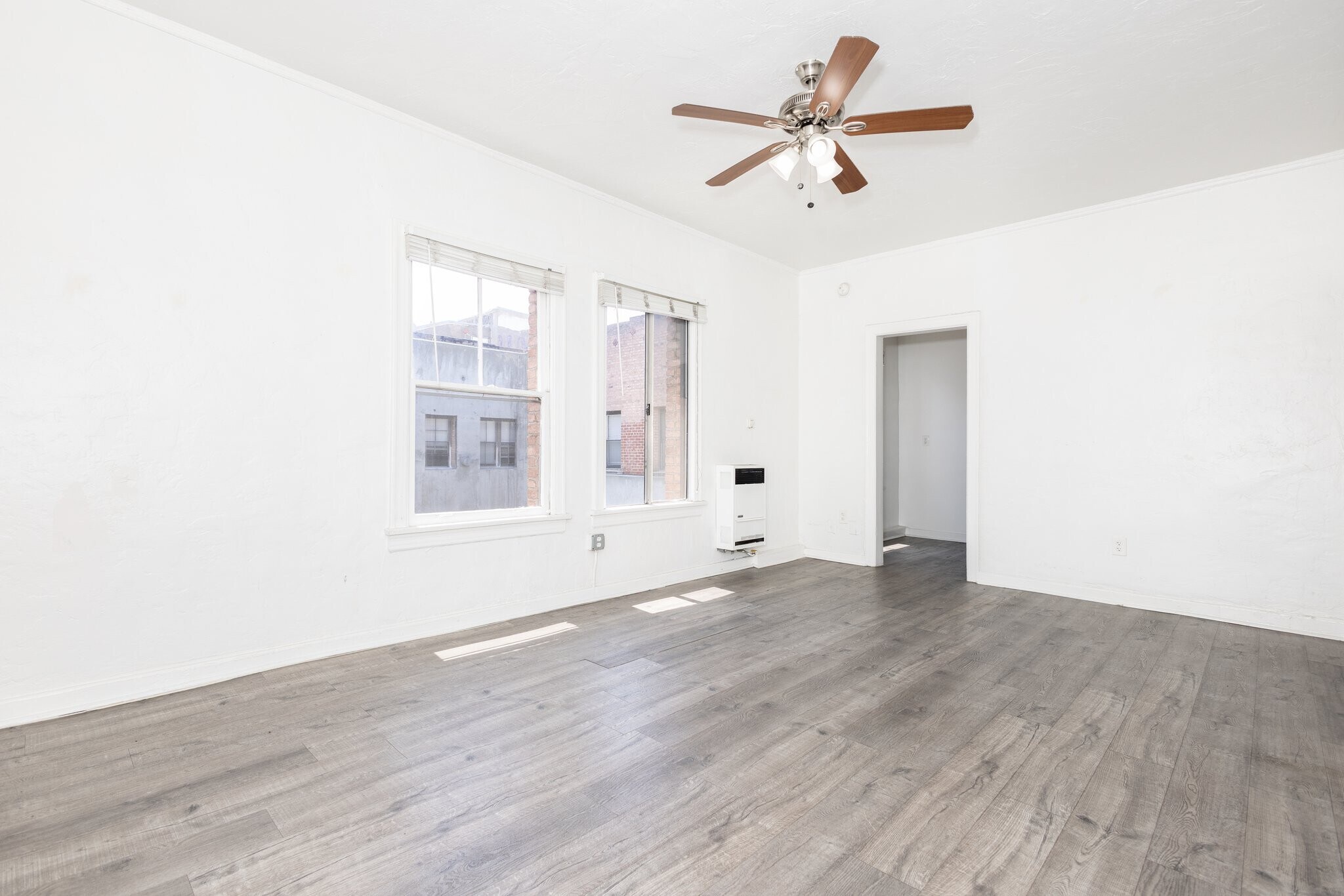 Building Photo - 357 S Alvarado St