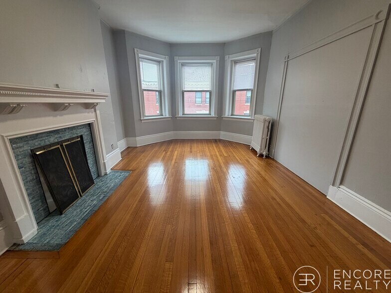 Building Photo - 11 Park St