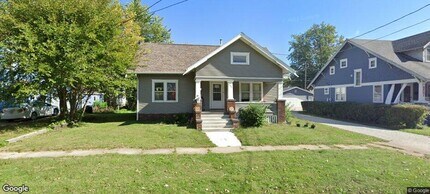 Building Photo - 205 Myrtle St