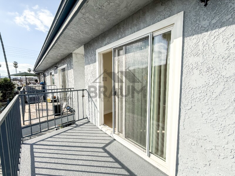 Building Photo - 14801 Delano St