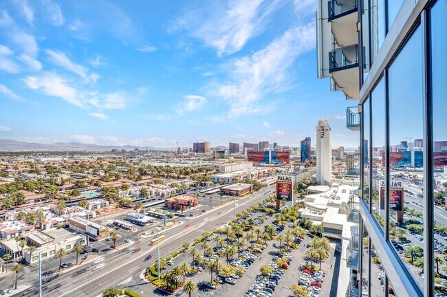 Building Photo - 4381 W Flamingo Rd