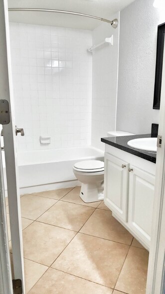 Building Photo - 9847 Seminole Blvd