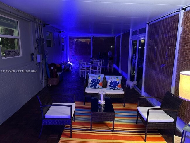 Building Photo - 5289 N Andrews Ave