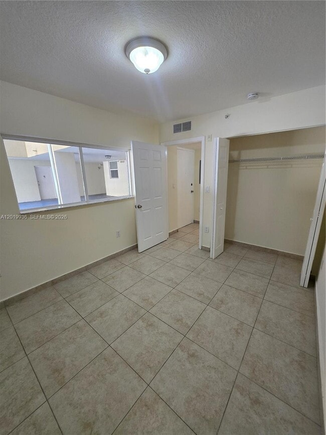 Building Photo - 2647 NW 25th Ave