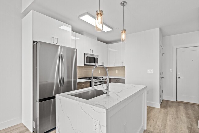 Building Photo - 412 Whiton St
