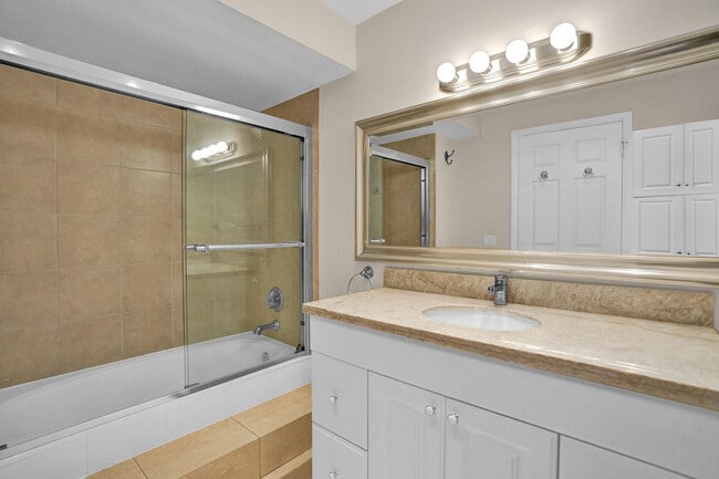 Building Photo - 16300 Golf Club Rd