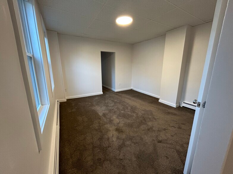 Building Photo - 12 Everett St