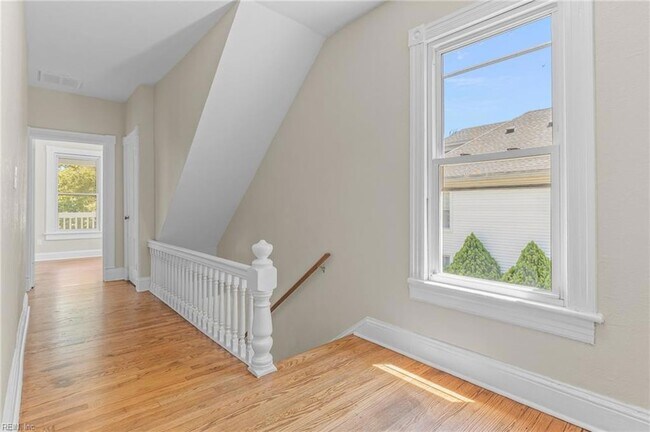 Building Photo - 1611 McDaniel St