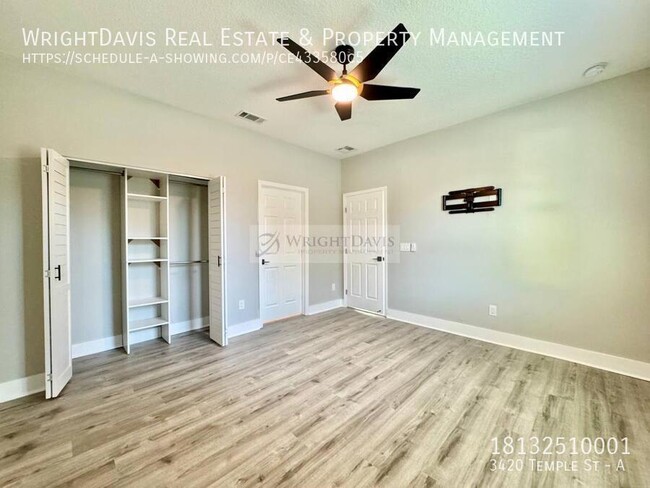 Building Photo - Stunning 3/2 duplex in Tampa!