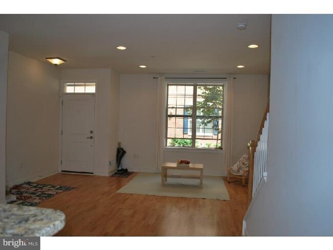 Building Photo - 105 Brinley Ct
