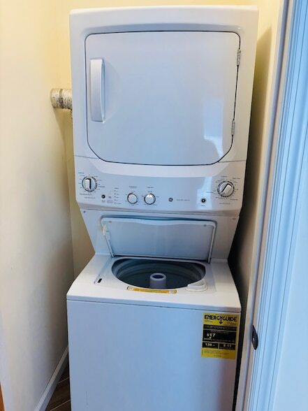 Building Photo - 27 1st St