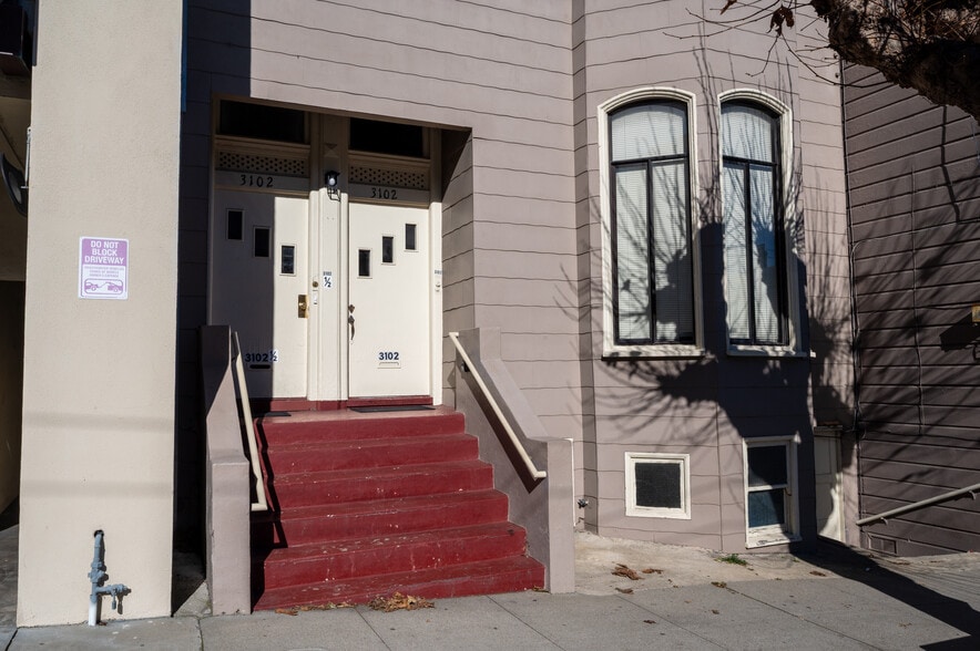 Building Photo - 3102 California St