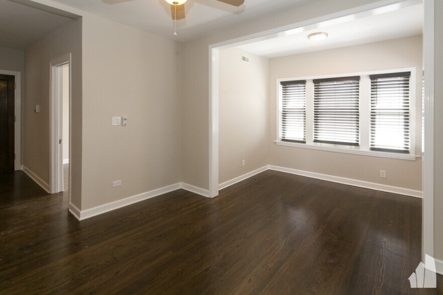 Building Photo - 1604 W Berwyn Ave