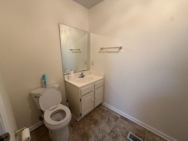 Building Photo - 236 Meadow Oaks Dr