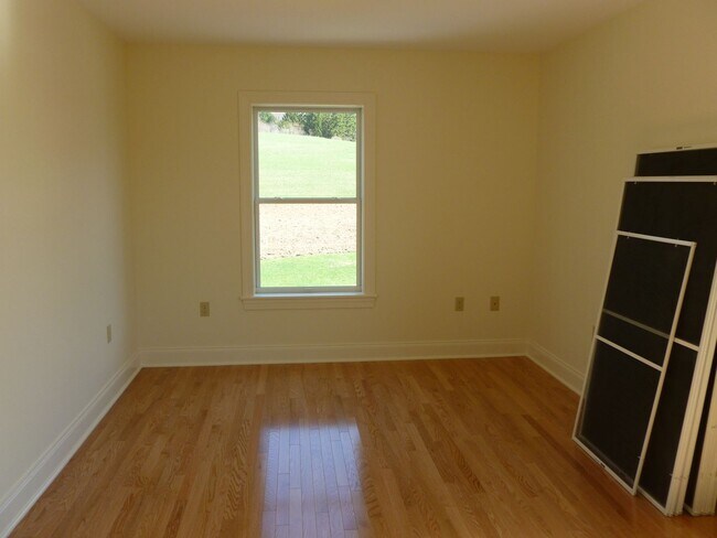 Building Photo - Big Stuff House