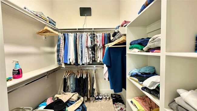 Building Photo - 1216 W 21st St