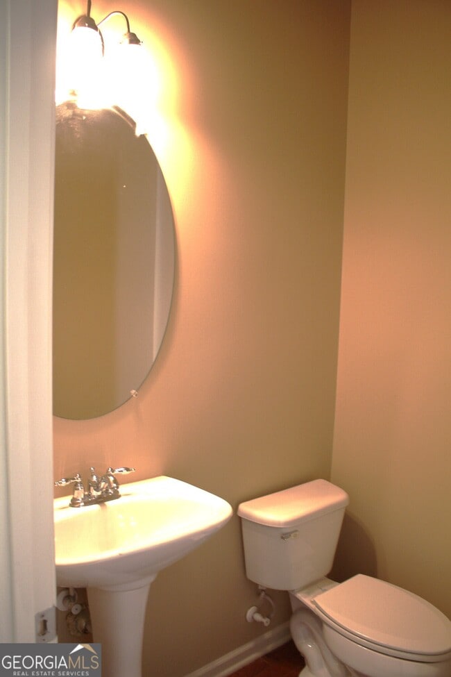 Building Photo - 3328 Castleberry Village Cir