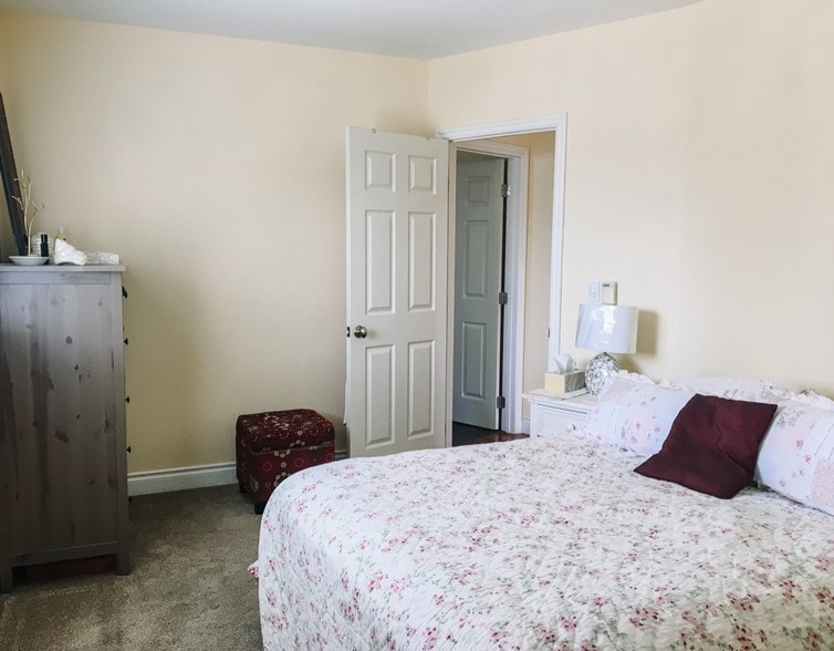 bedroom - 3030 62nd Ave SW
