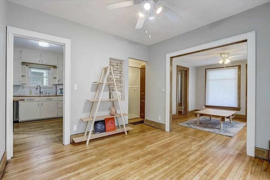 Building Photo - 2214 Winnebago St