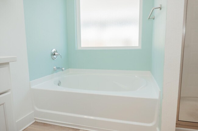 Building Photo - 233 Lyla Ln