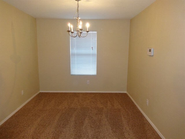 Building Photo - 1120 Boxwood Dr