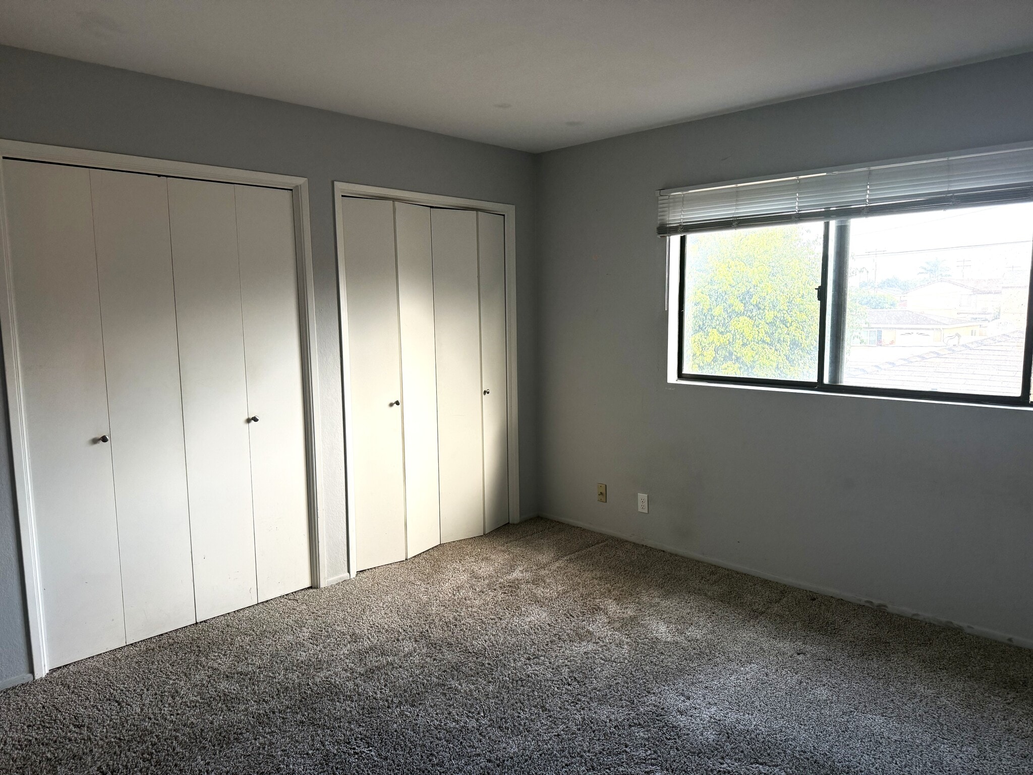 Building Photo - 10885 Walnut St