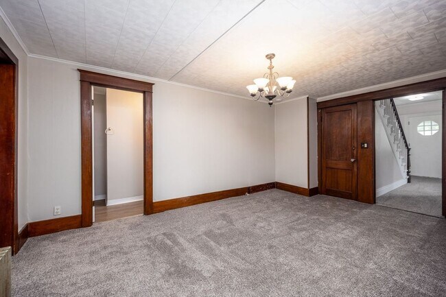 Building Photo - 757 Holt Rd