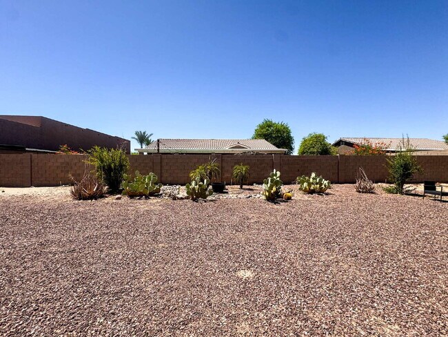 Building Photo - Exquisite 4-Bedroom, 3-Bath Haven in Sierr...