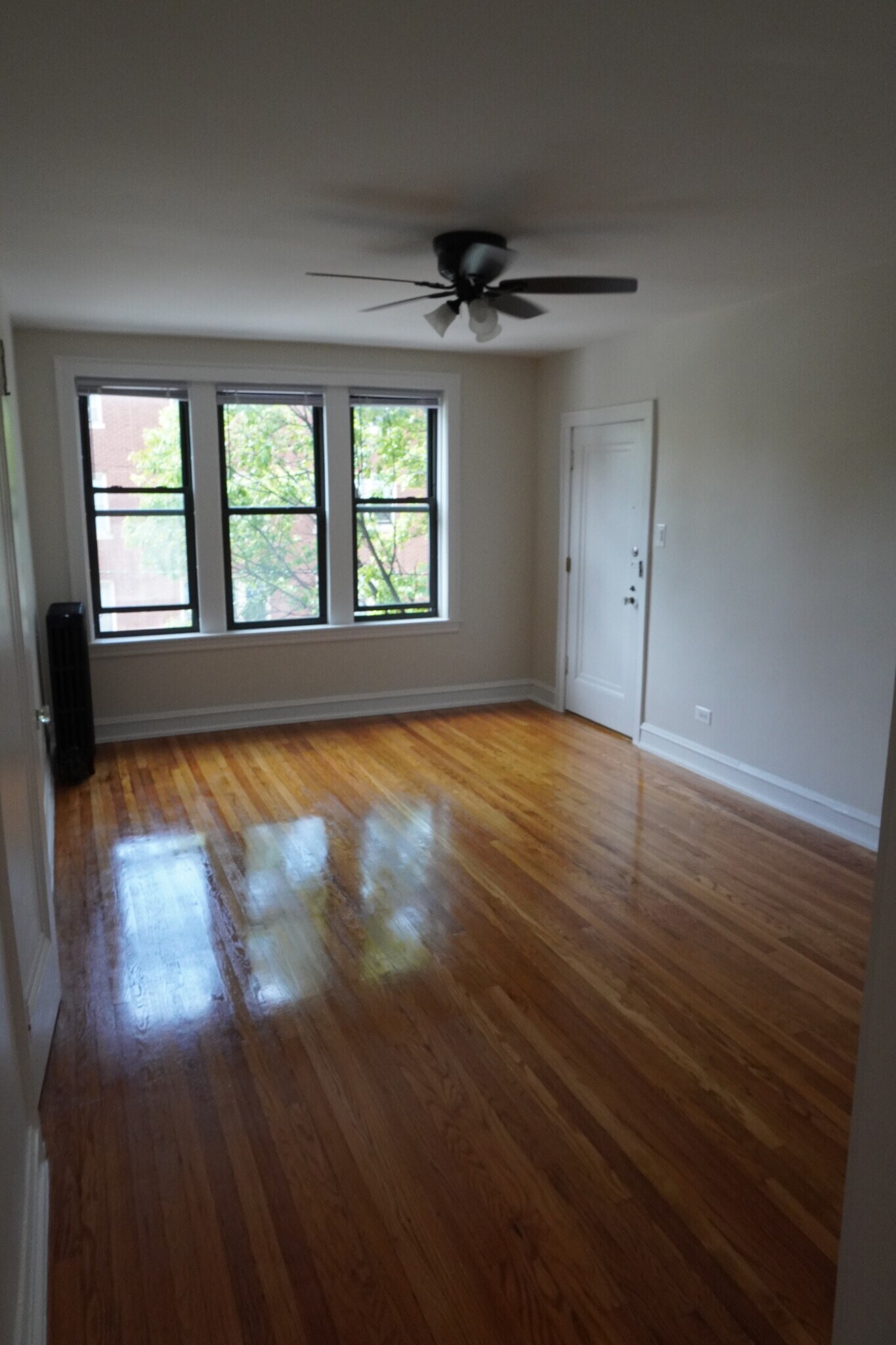 Building Photo - 4107 N Kedzie Ave