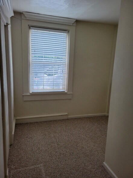 Building Photo - 320 N Penn St