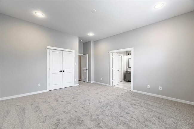 Building Photo - 6728 Parker Grv Ln