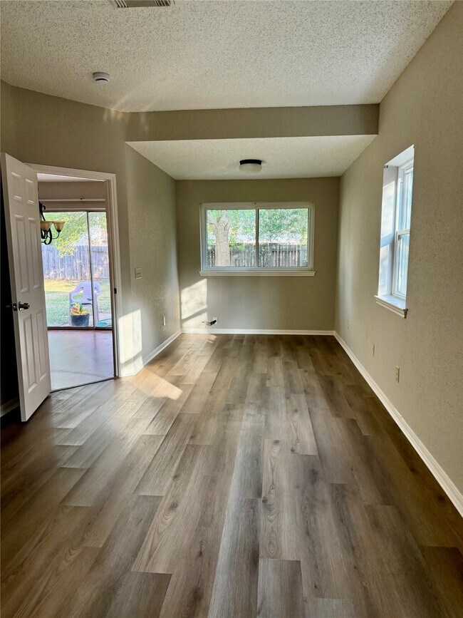 Building Photo - 3610 Bartons Ln