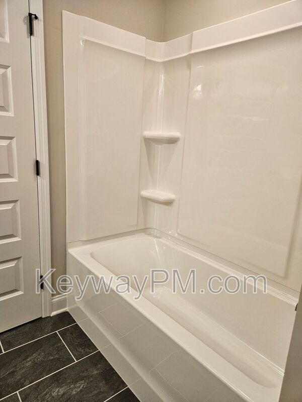 Building Photo - 3112 Venetian Dr