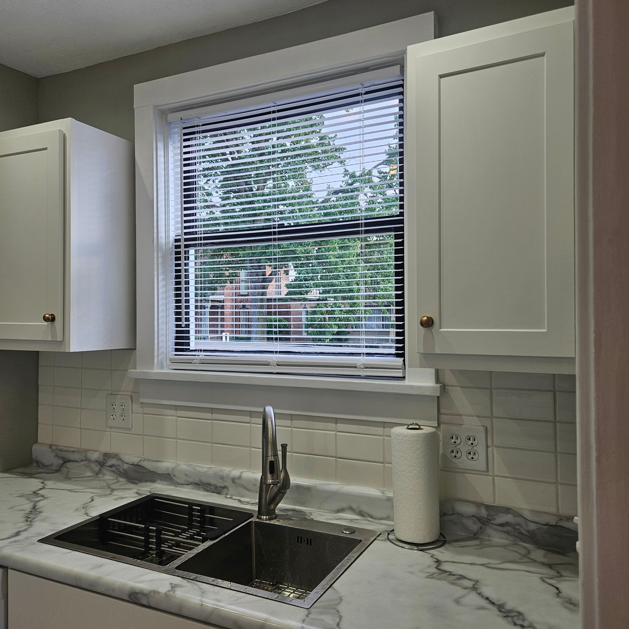 Kitchen - 811 Tyler St