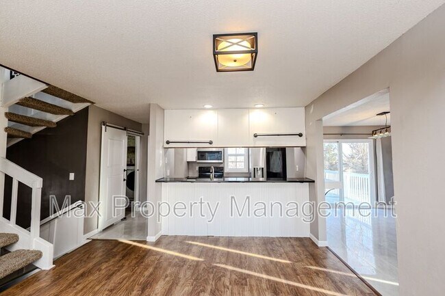 Building Photo - 5305 NW 91st Ct