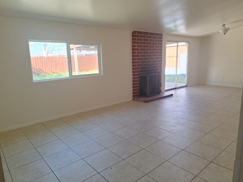 Building Photo - 9402 Fermi Ave