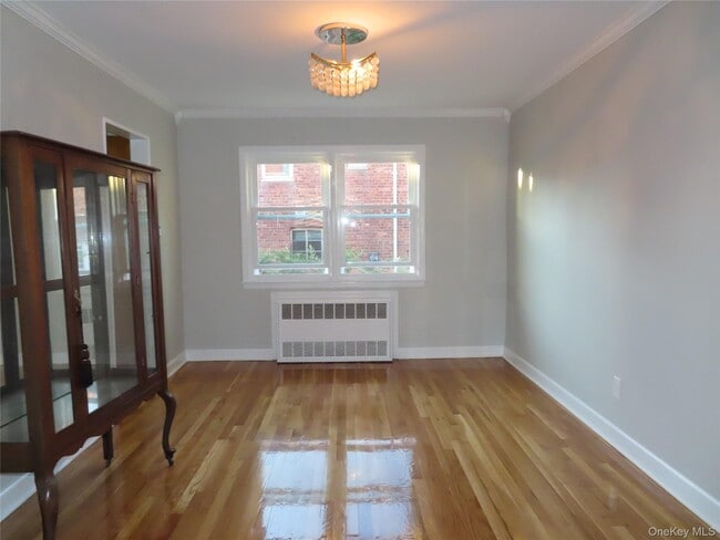 Building Photo - 208-09 Bardwell Ave