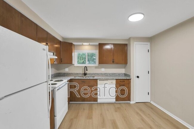 Building Photo - 1021 Binns Blvd