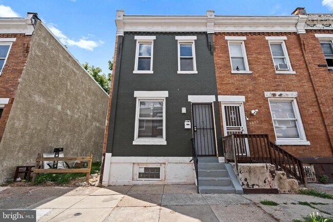 Building Photo - 2838 N Bambrey St