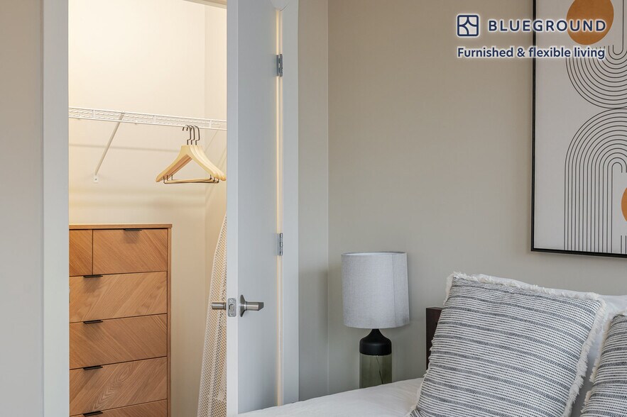 Building Photo - 21 Charles St