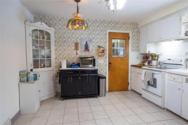 Building Photo - 3613 Vestal Rd