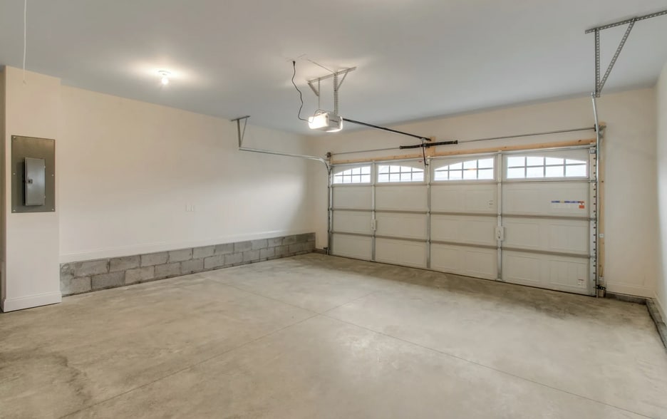 2 car attached garage - 415 Alter Ter