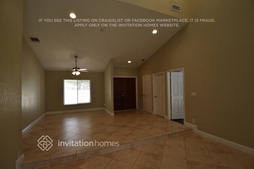 Building Photo - 3261 NW 108th Dr
