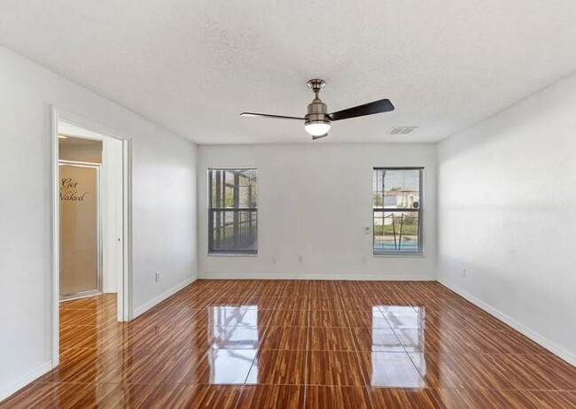 Building Photo - Beautiful 3 Bed and 2 Bath POOL HOME in Ki...